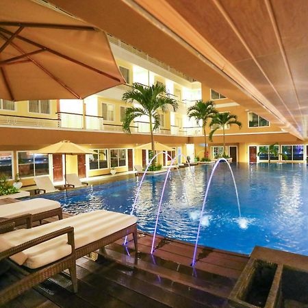 Sylvia Hotel Premier Kupang Купанг Экстерьер фото