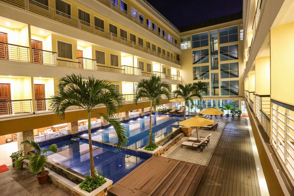 Sylvia Hotel Premier Kupang Купанг Экстерьер фото