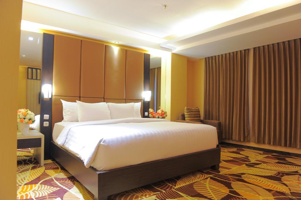 Sylvia Hotel Premier Kupang Купанг Номер фото
